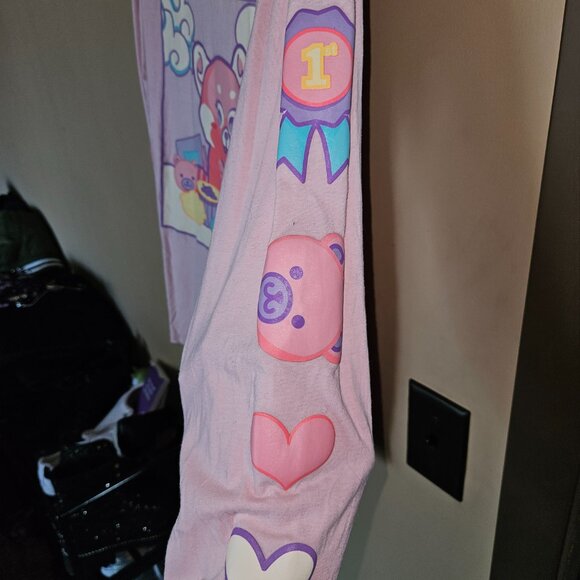 Disney Turning Red Large Pink Long Sleeve Tee - Picture 4 of 7